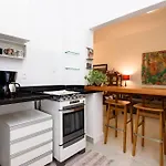 Apartamento Em Ipanema A 350M Da Praia | Bt 82/108